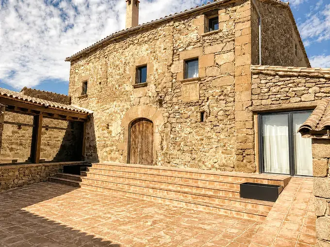Patio exterior de piedra